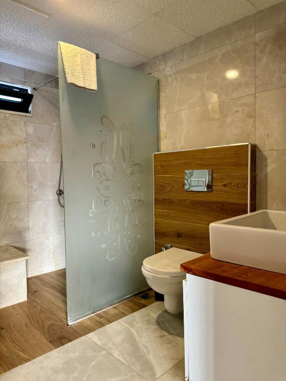 Koupelna v ubytování Casa Rosa Luxury Villa w heated Pool