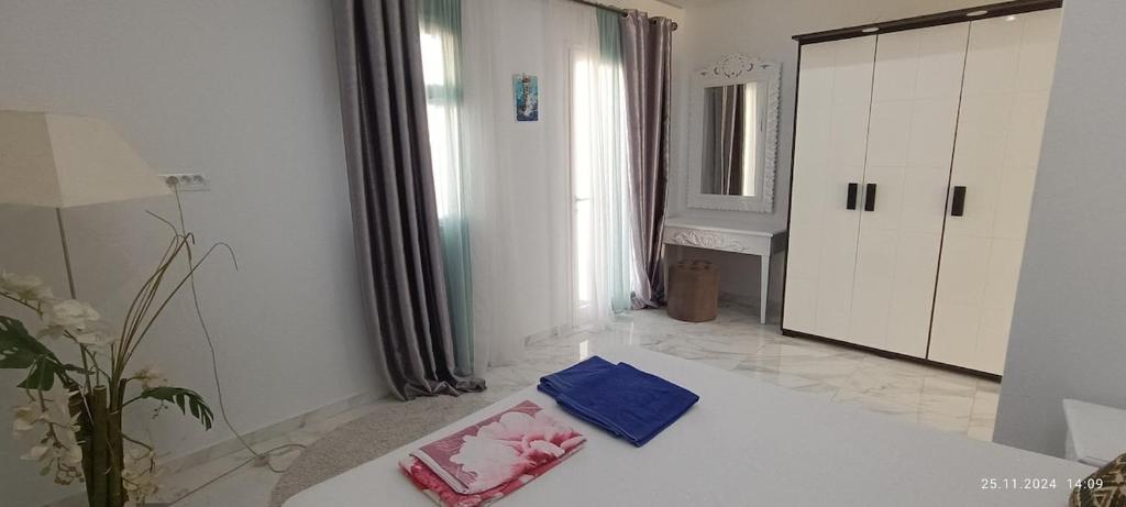 Postel nebo postele na pokoji v ubytování LEO Haute standing appartment S1 center ville Monastir