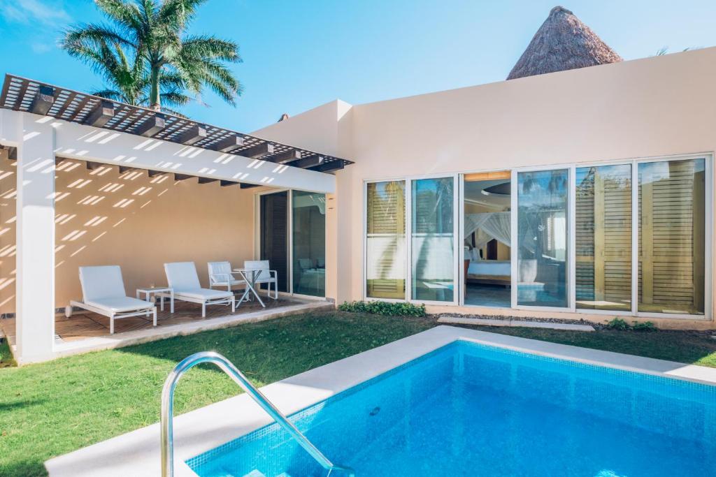 Bazén v ubytování JOIA Paraíso by Iberostar nebo v jeho okolí