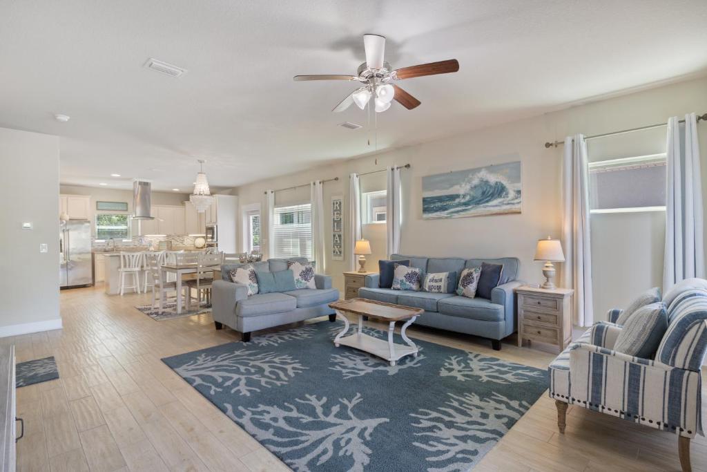 Posezení v ubytování Arborgate Sunkissed Seahorse At 13987 Hanging Branch Way By Pkrm