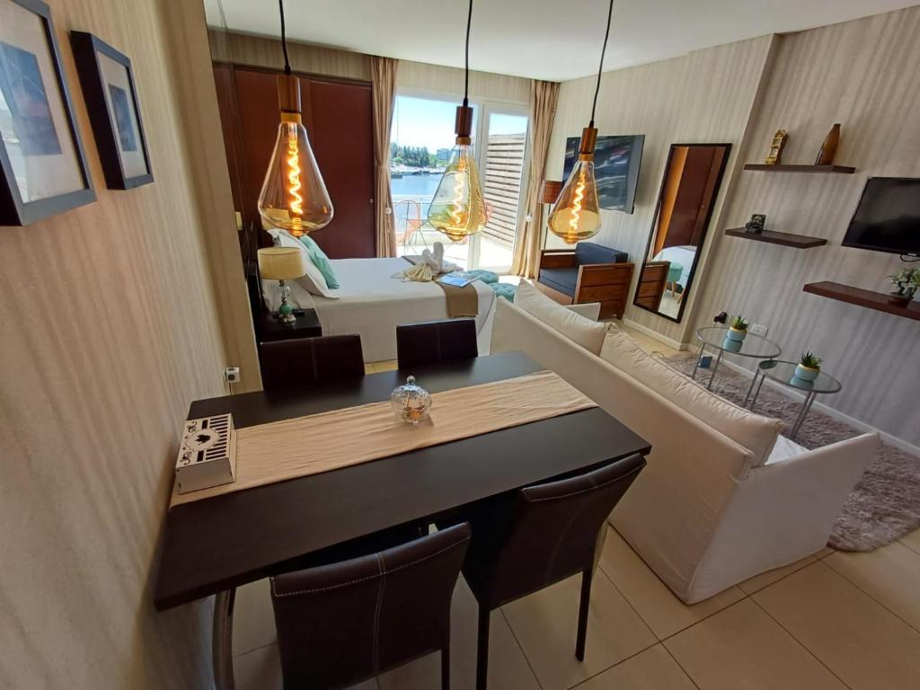 Apart , Departamento condominio en Bahia grande Nordelta con balcon y vista a la bahia , piscina ext