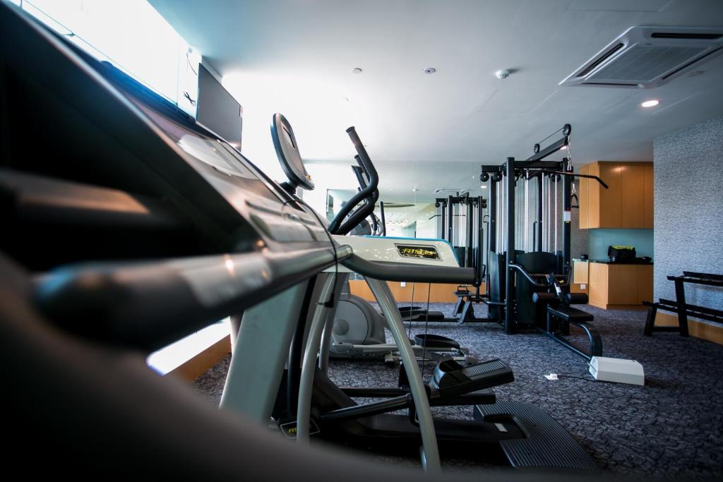 Fitness centrum a/nebo fitness zařízení v ubytování V8 Hotel Johor Bahru