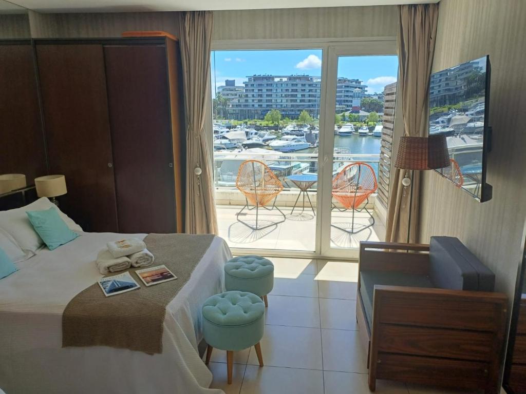 Apart , Departamento condominio en Bahia grande Nordelta con balcon y vista a la bahia , piscina ext