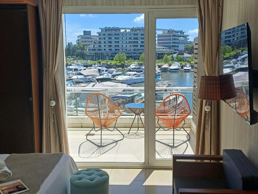 Apart , Departamento condominio en Bahia grande Nordelta con balcon y vista a la bahia , piscina ext