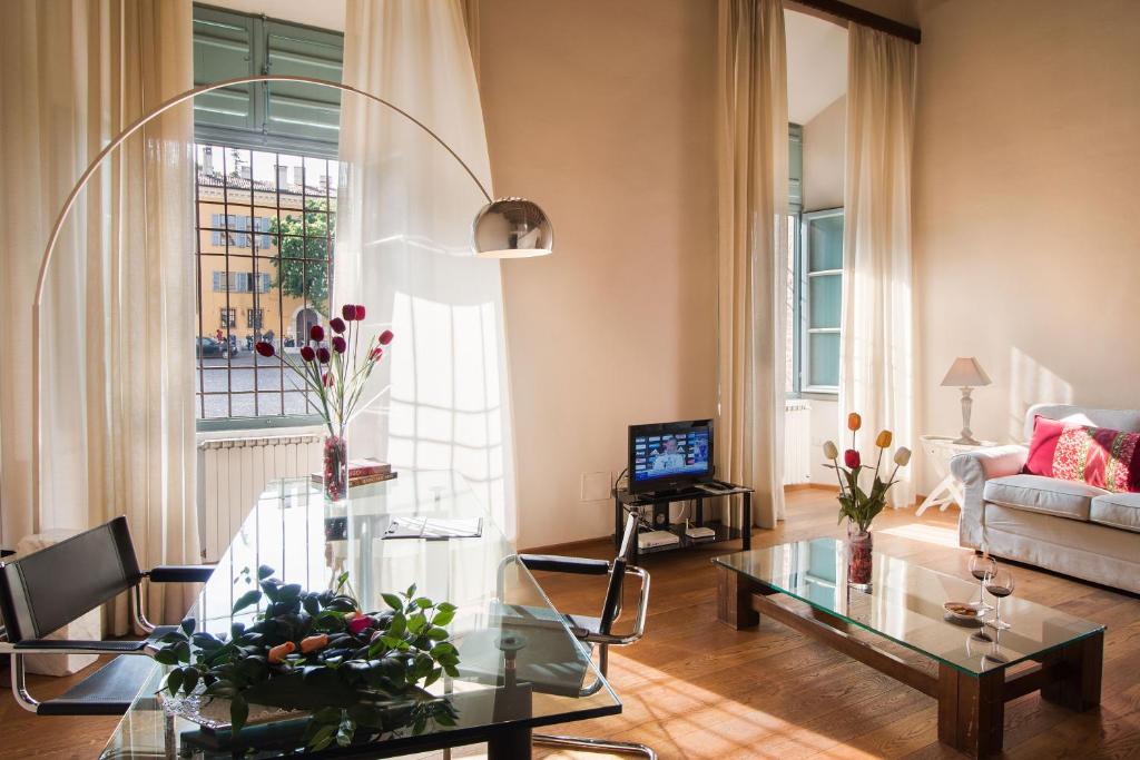 Posezení v ubytování Palazzo Castiglioni luxury suite and rooms