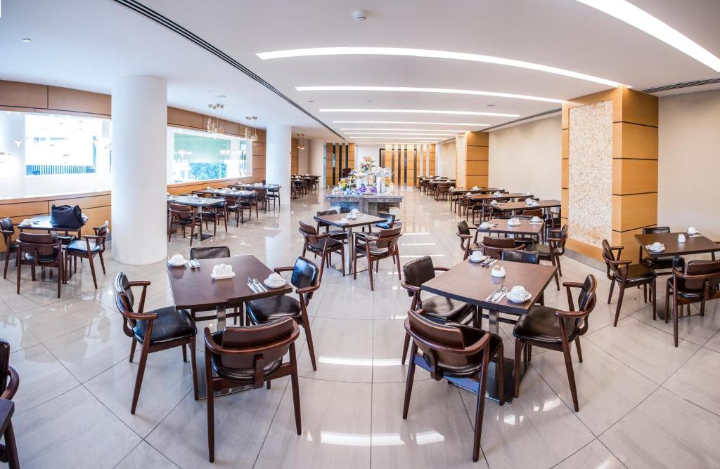 Restaurace v ubytování V8 Hotel Johor Bahru