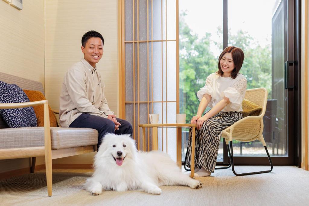 Domácí mazlíčci ubytovaní s hosty v ubytování KAMENOI HOTEL Kamogawa