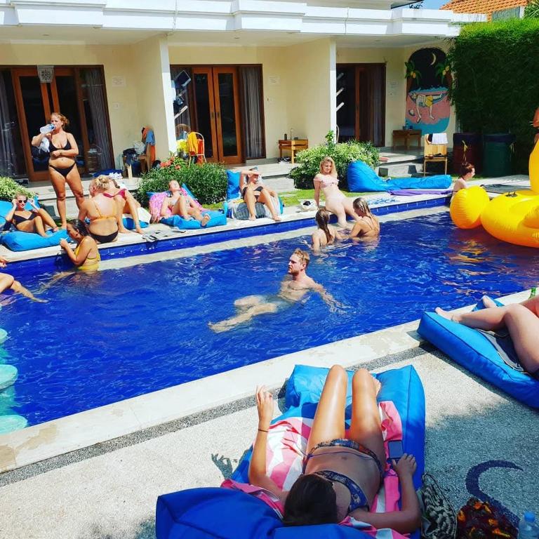 Castaway Hostel - 12