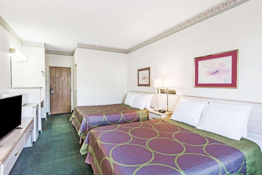 Super 8 by Wyndham Willcox photo