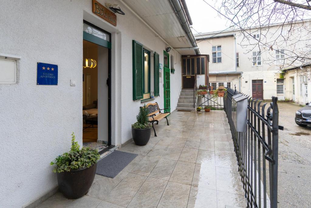 Budova, v ktorej sa apartmán nachádza