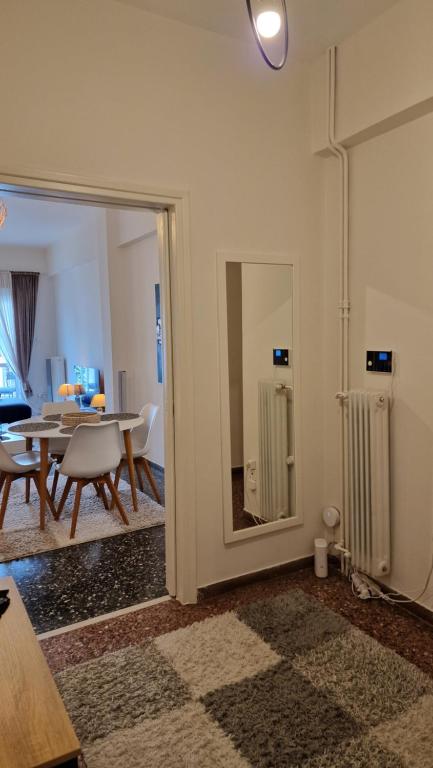 Fotografie z fotogalerie ubytování Modern apartment in Neo Faliro v destinaci Piraeus