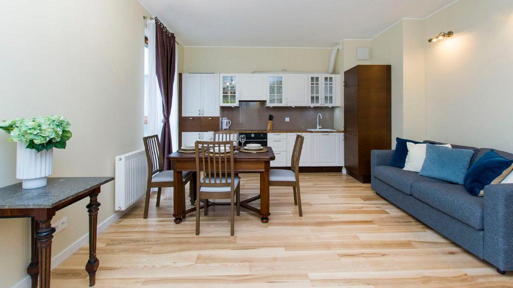 Η κουζίνα ή μικρή κουζίνα στο Nadmorski Rentyear Apartments