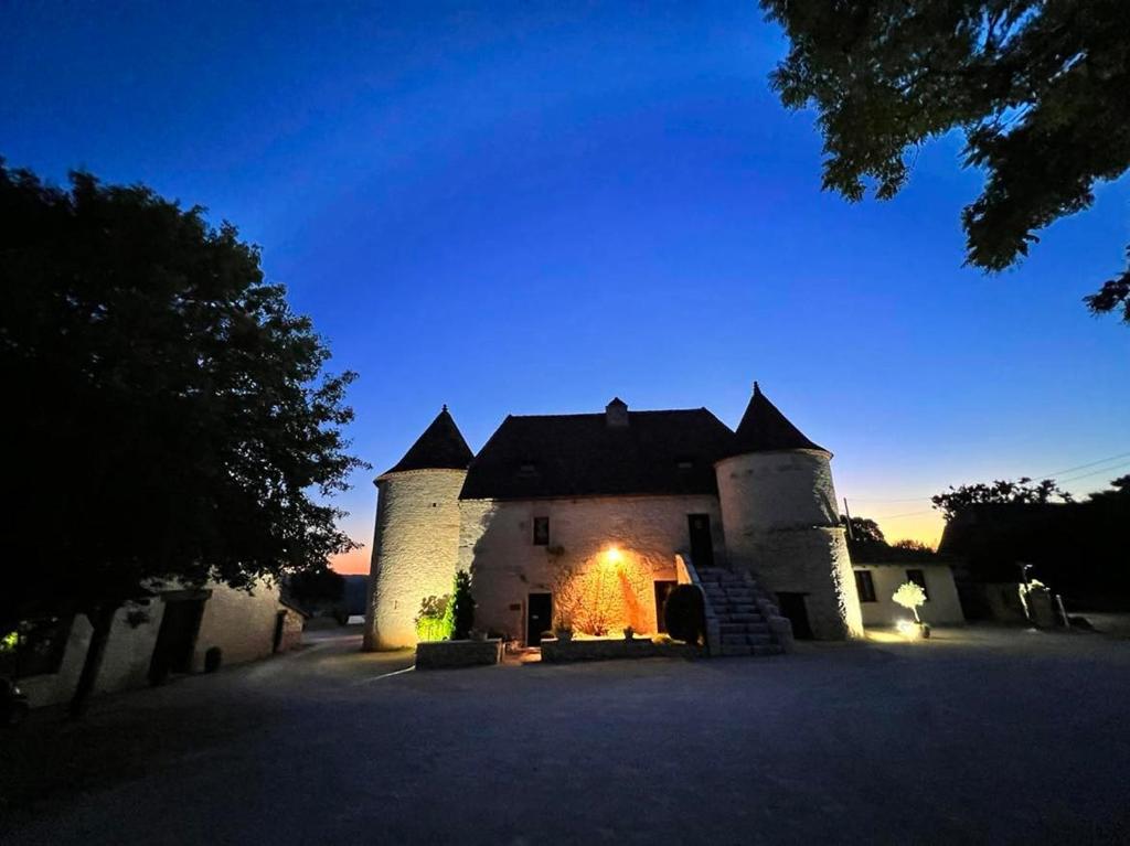 ロカマドゥールにあるHôtel Les Vieilles Tours Rocamadourのギャラリーの写真