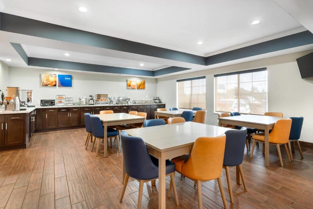 Comfort Inn & Suites Sacramento - University Area photo