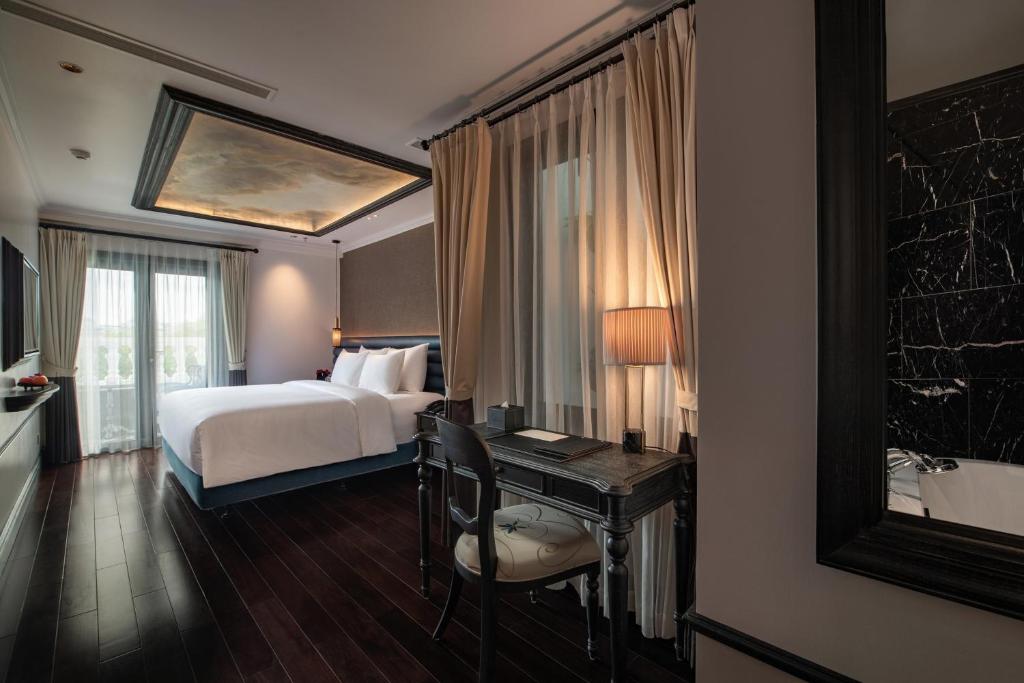 Suite Terrace Bên Hồ