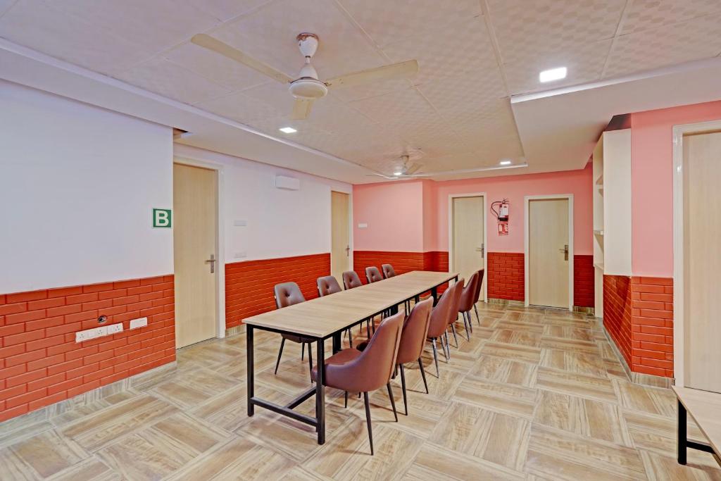 Konferenční prostory v ubytování Madstays Hotel - Medicity Near Medanta Hospital