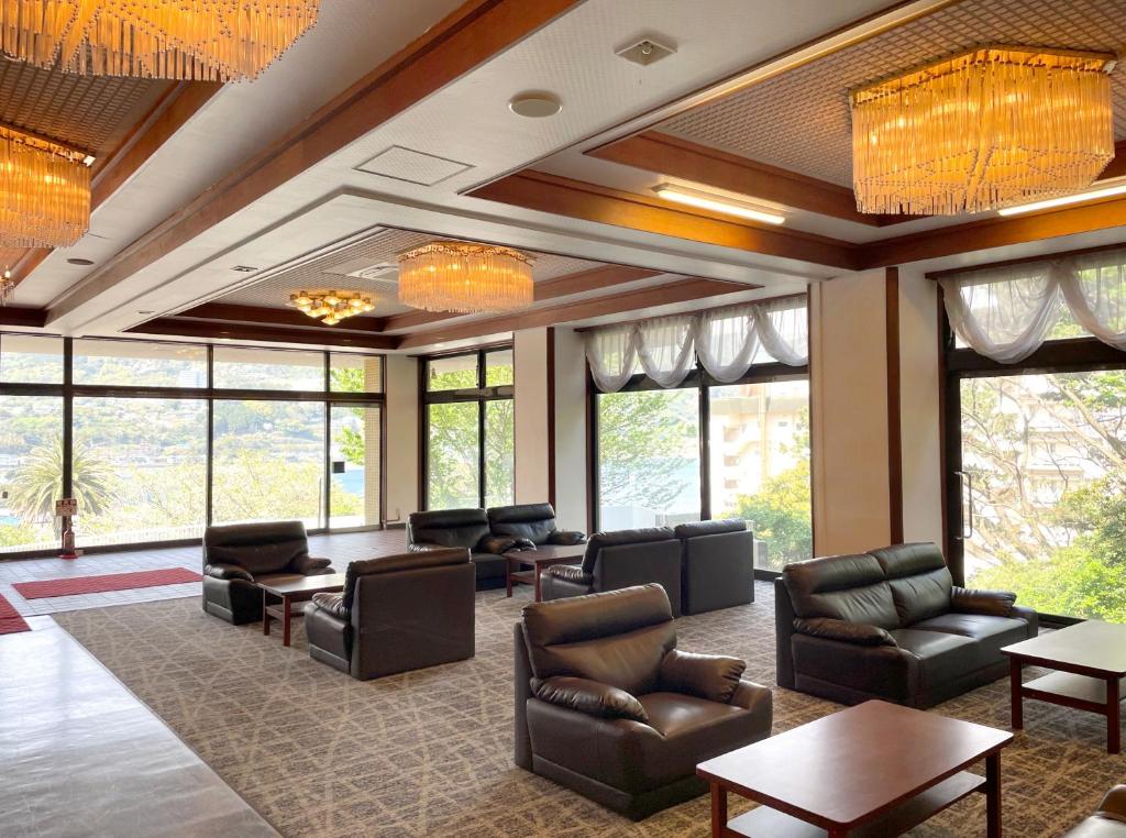 Posezení v ubytování Itoen Hotel Inatori