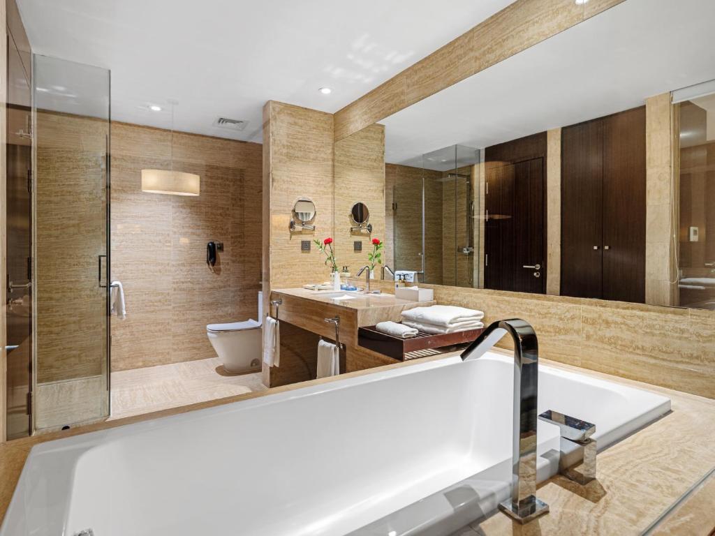 Wyndham Legend Halong - 12