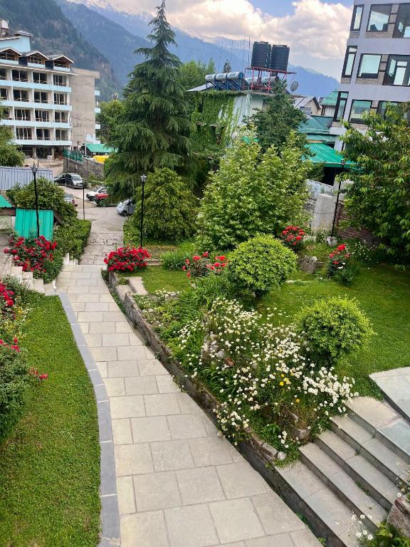 Nespecifikovaný výhled na hory nebo výhled na hory při pohledu z hotelu