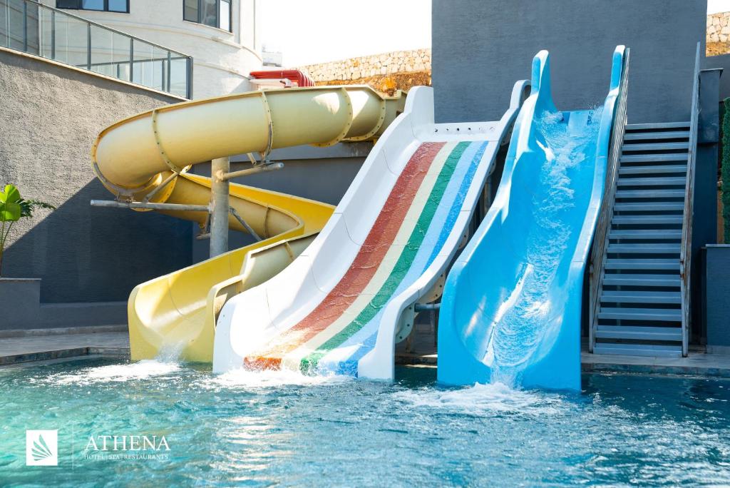 Bazén v ubytování Athena Premium Hotels nebo v jeho okolí