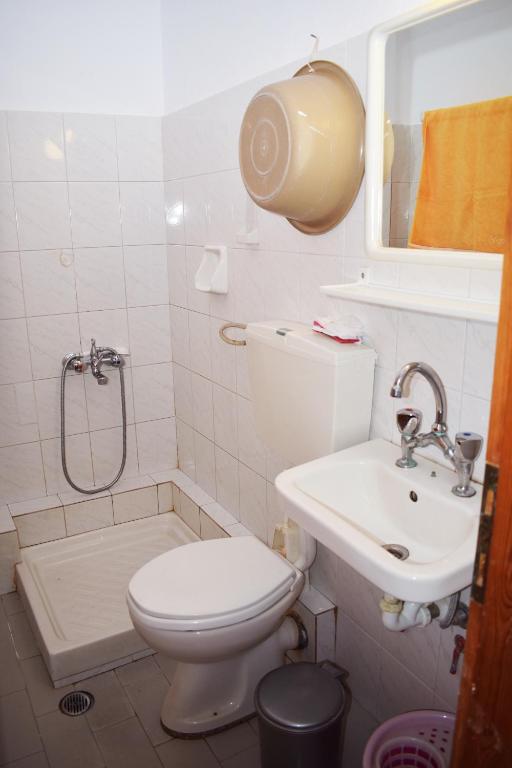 Koupelna v ubytování Ainalis Apartments