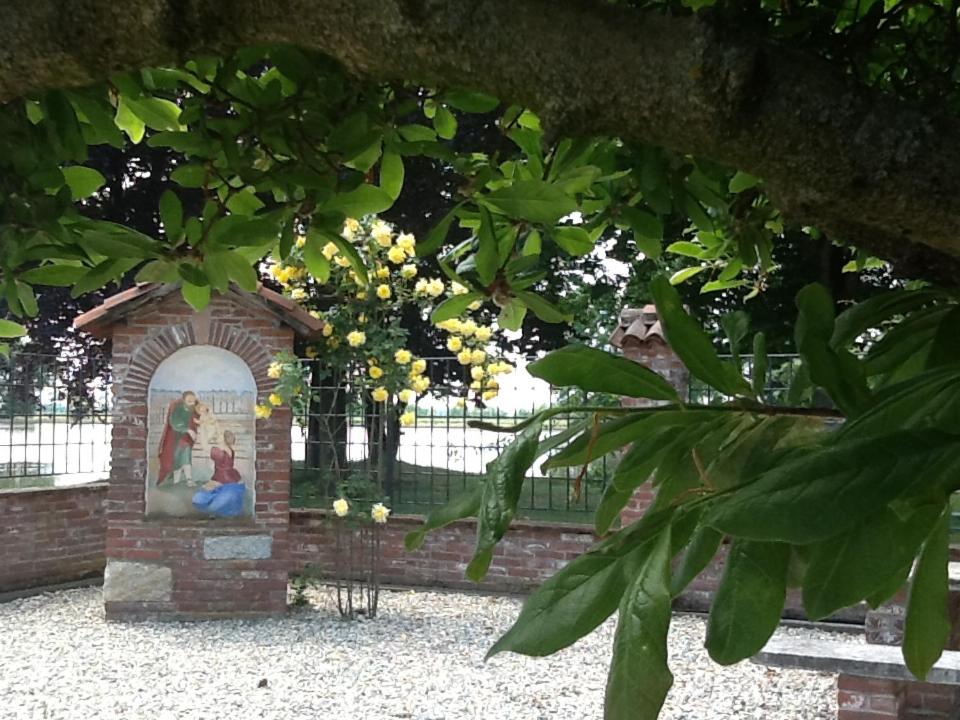 Vonkajšia záhrada v ubytovaní B&B Cascina Baraggione