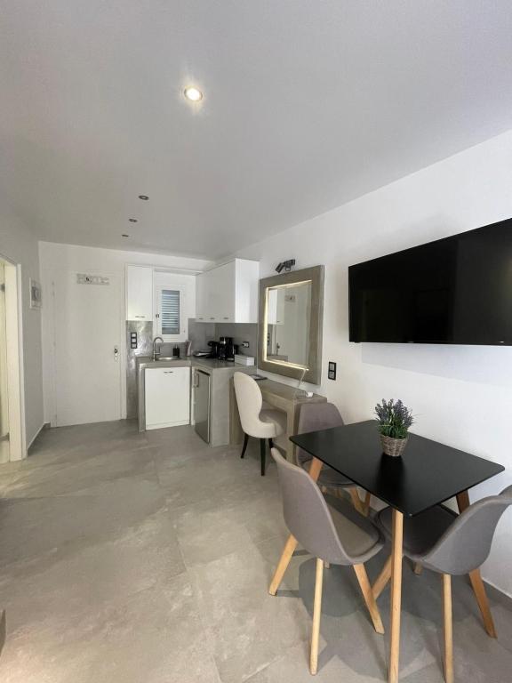 Zoumis Residence - 19