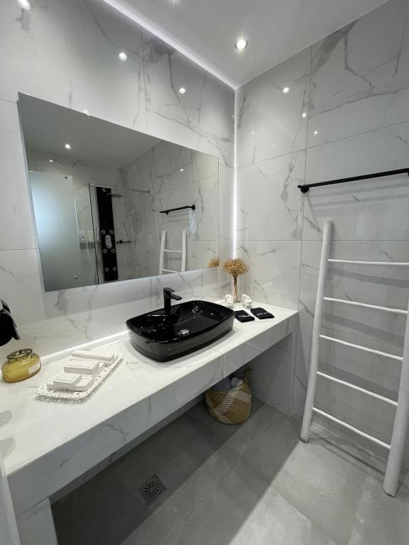 Zoumis Residence - 15