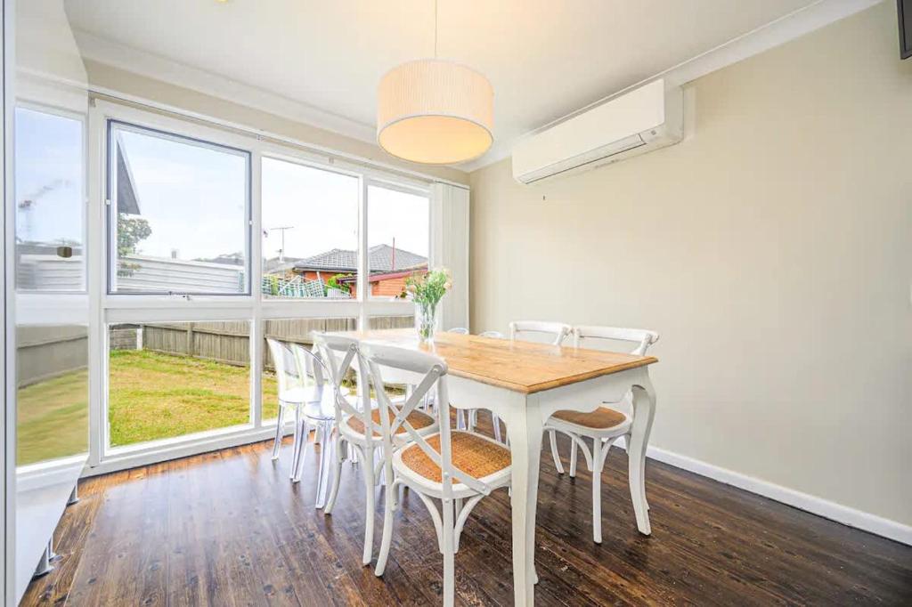 Billede fra billedgalleriet på Sydney Moorebank 4 bed house close Liverpool i Moorebank