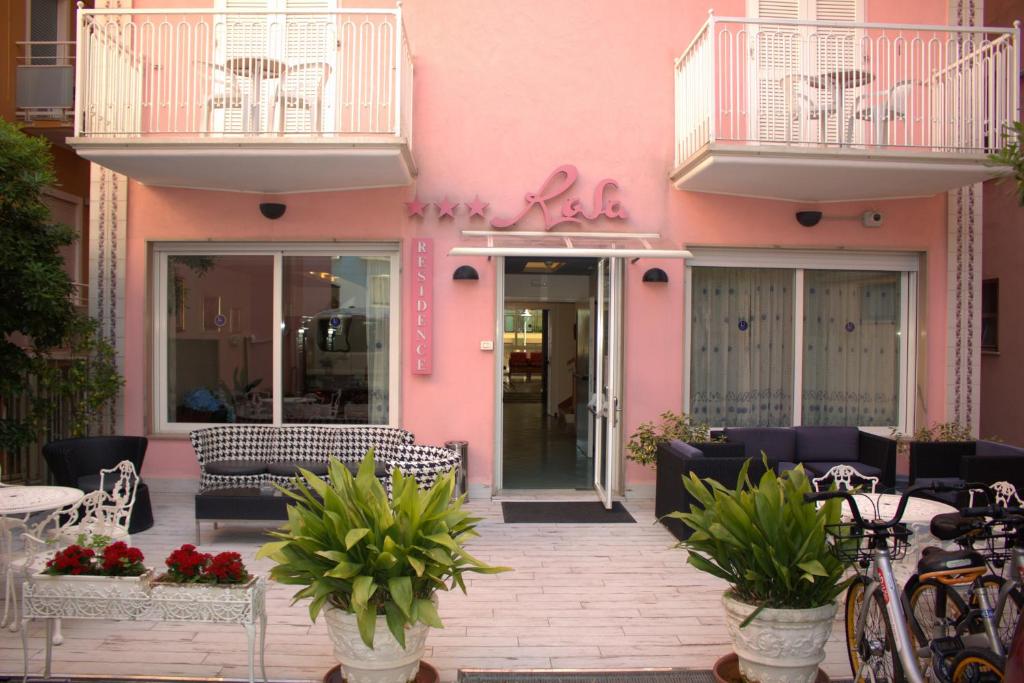 Budova, kde se aparthotel nachází