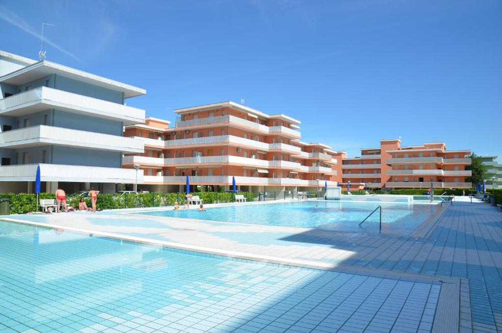 The swimming pool at or close to Residence Valbella