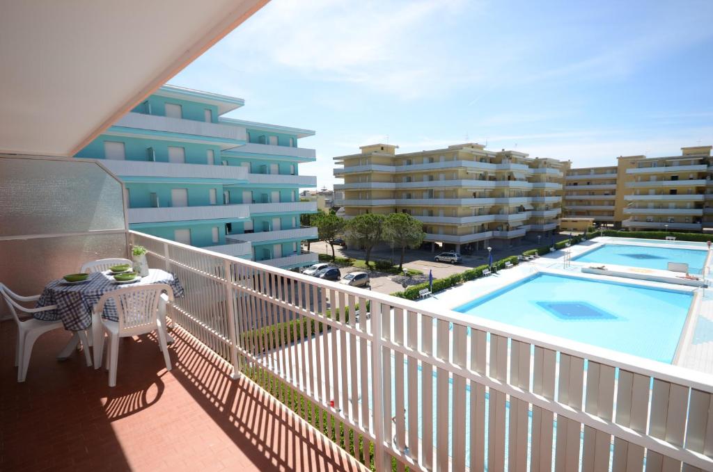 The swimming pool at or close to Residence Valbella