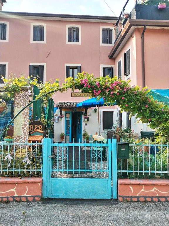 Budova, v ktorej sa ubytovanie bed & breakfast nachádza