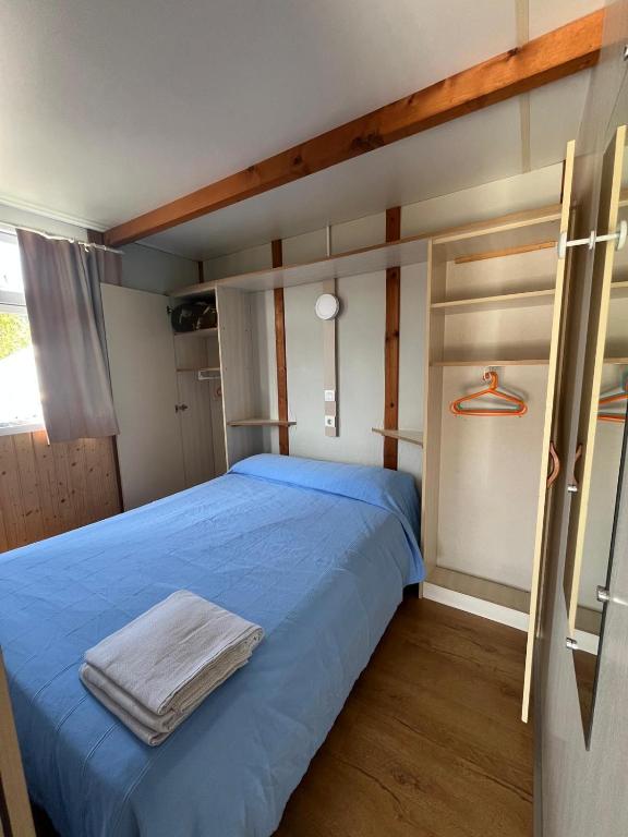 Postel nebo postele na pokoji v ubytování Camping Las Conchas de Poo