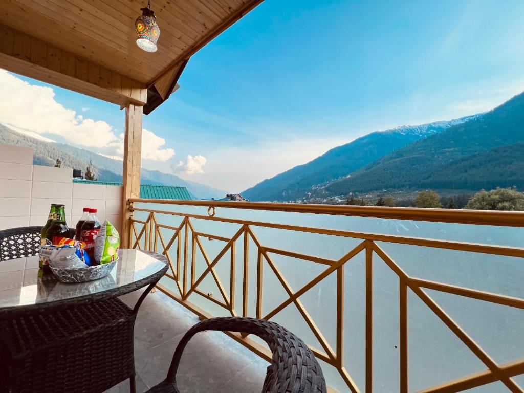 Nespecifikovaný výhled na hory nebo výhled na hory při pohledu z hotelu