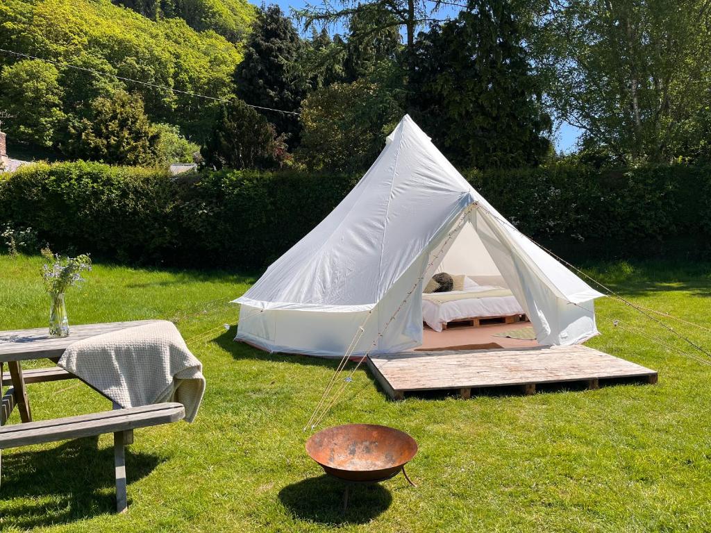 Panpwnton Farm Bell Tents - 