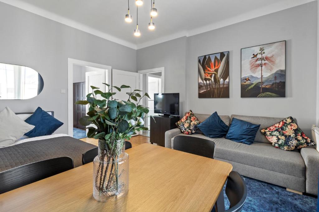 French Balcony - 55m2 - Next to Mariahilferstraße, Vienna (updated ...
