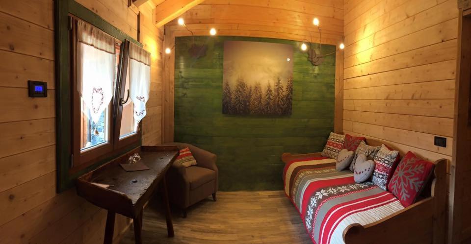 Część wypoczynkowa w obiekcie Hotel Letterario Locanda Collomb