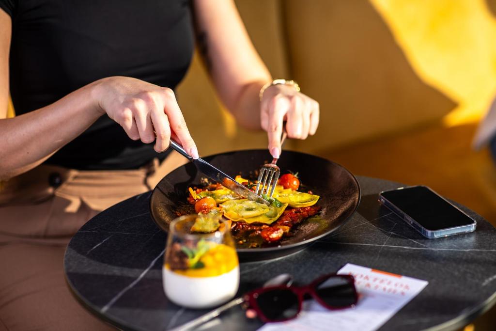 Expo Tower by Mellow Mood Hotels - Resim 19