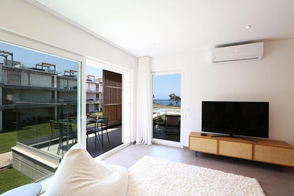 Et tv og/eller underholdning på T1-Fortuna - Sea in plain sight