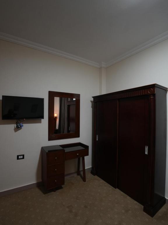 TV a/nebo společenská místnost v ubytování Montana Hotel