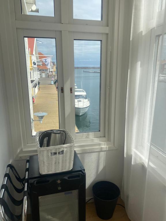 Nespecifikovaný výhled na moře nebo výhled na moře při pohledu z penzionu