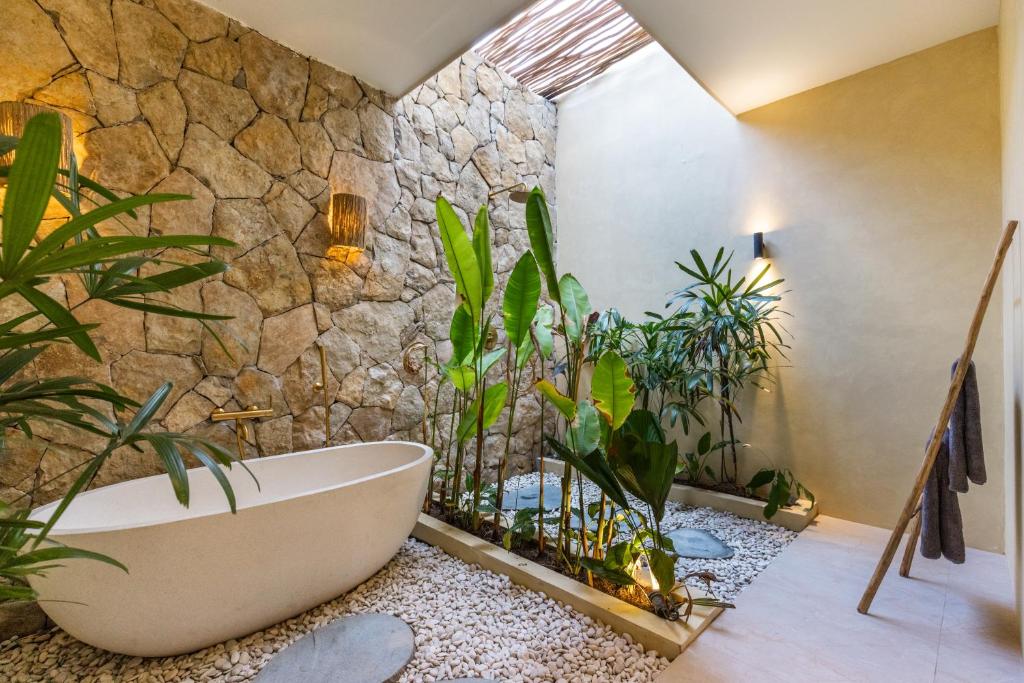 Uryah Hotel Lombok - 6