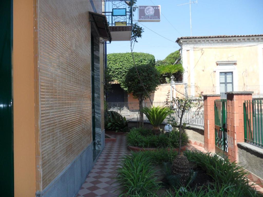 The building in which a panziókat is located