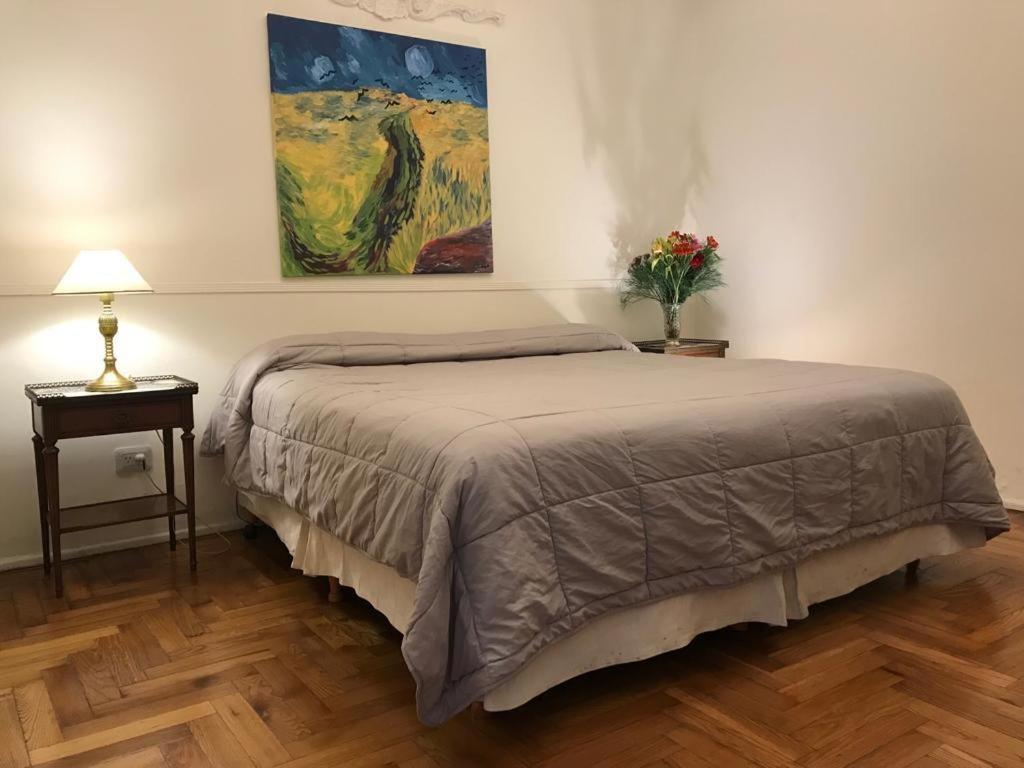 Una cama o camas en una habitación de Hotel Lyon by MH