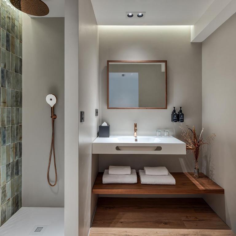 Hotel Indigo Gandia Beach by IHG - Premium Zimmer Mit Kingsize-Bett Und Separatem Bad