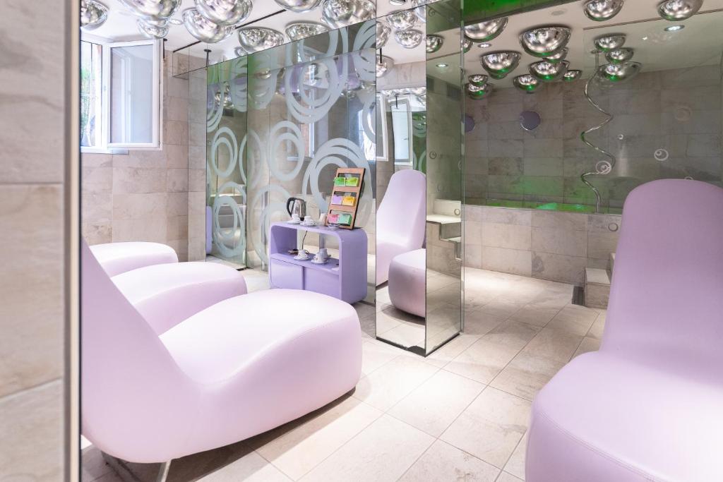 Koupelna v ubytování Hotel & SPA Duchessa Isabella Collection by GSA Hotels