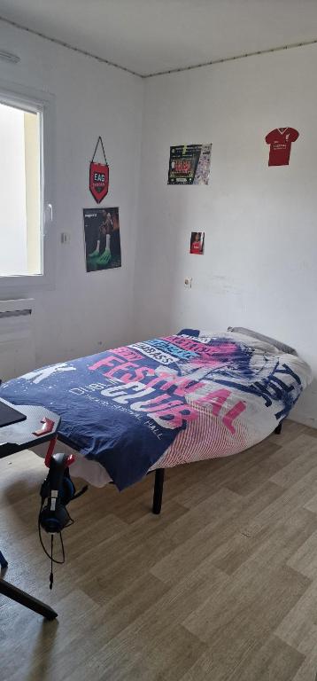 Postel nebo postele na pokoji v ubytování Colocation avec une Chambre