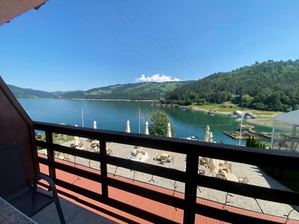 Peisaj natural din apropierea acestui hotel