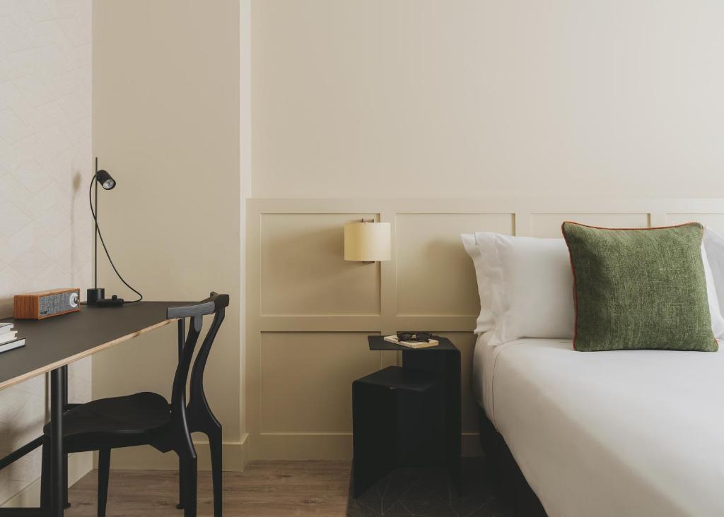 Catalonia Boulevard - 17